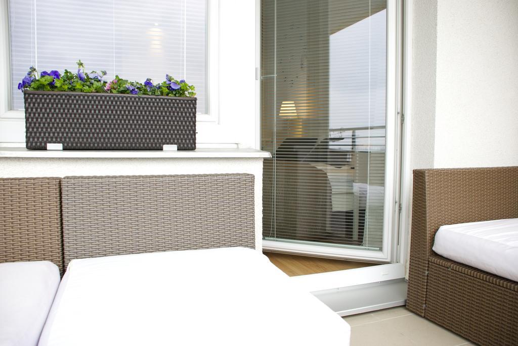 A Nice Place To Stay Apartments ปราก ภายนอก รูปภาพ